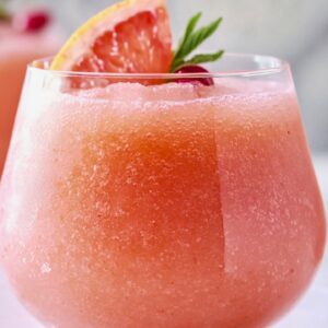 A Cool & Refreshing Grapefruit Frosé Cocktail - Grapefruit Frose Cocktail midia