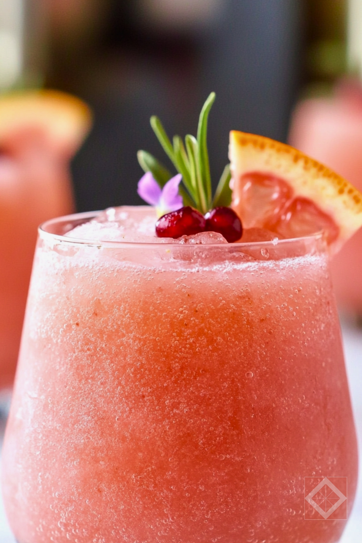 12 Spritzer, Wine & Sake Cocktails That Feel High-End But Take Almost No Effort - Grapefruit Frose Cocktail pin 1 midia