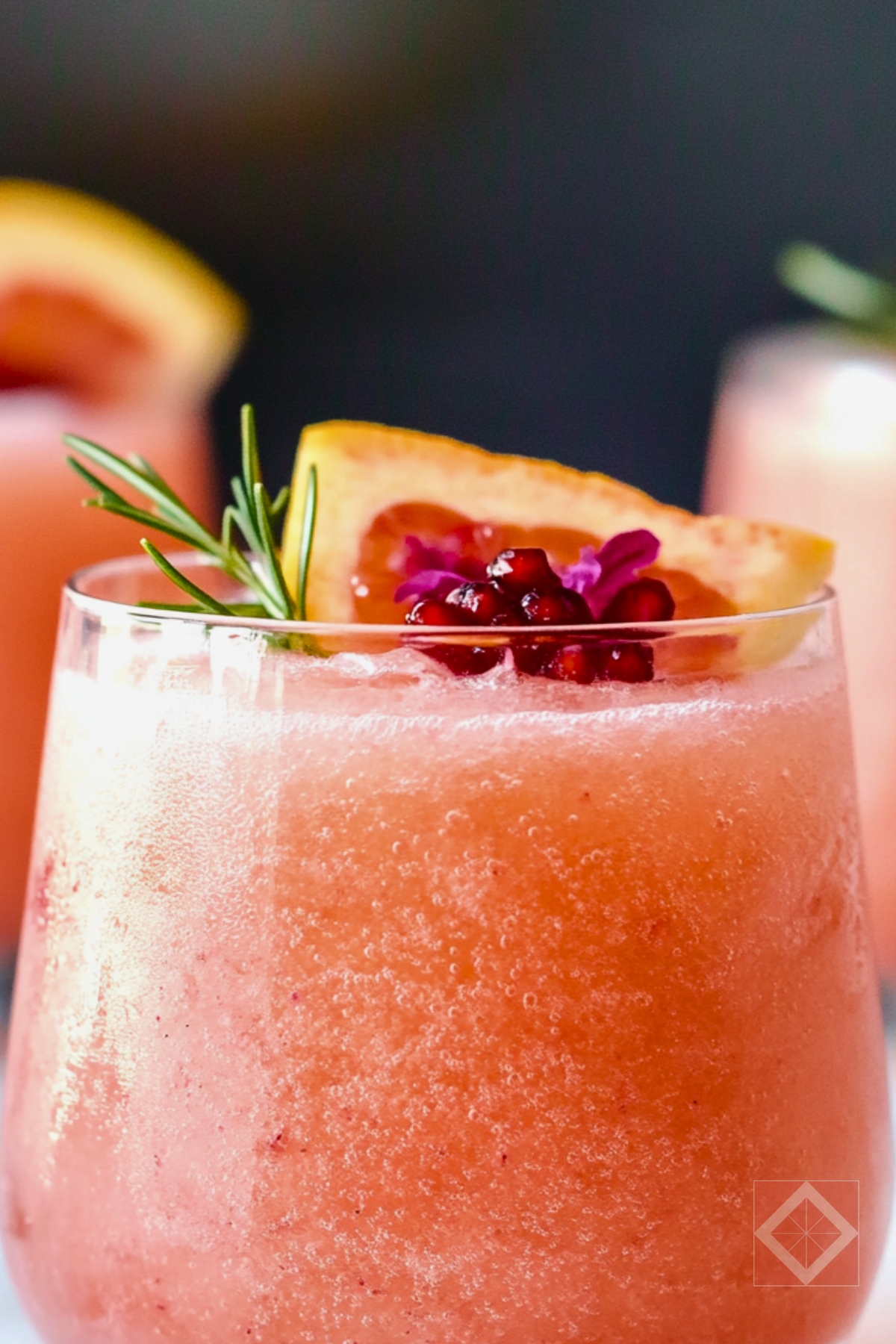 A Cool & Refreshing Grapefruit Frosé Cocktail - Grapefruit Frose Cocktail pin 2 midia