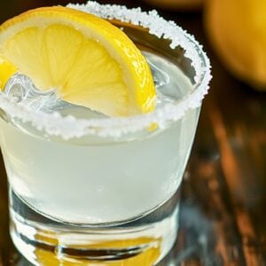 Lemon Drop Shot: A Quick & Easy Party Favorite - Lemon Drop Shot midia