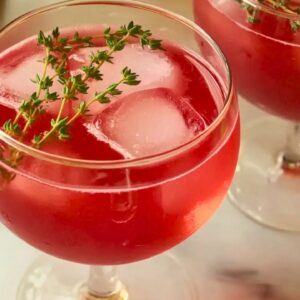 Herbaceous Pomegranate-Thyme Vodka Spritz You’ll Love - Pomegranate Thyme Vodka Spritz midia