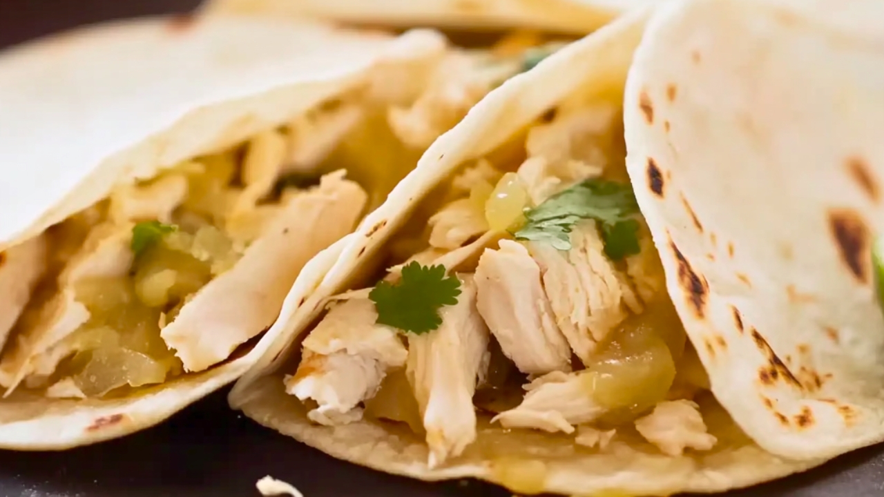 Easy to Prep Tomatillo Chicken Soft Tacos One-Pot Recipe for Slow - Prep Tomatillo Chicken Soft Tacos midia