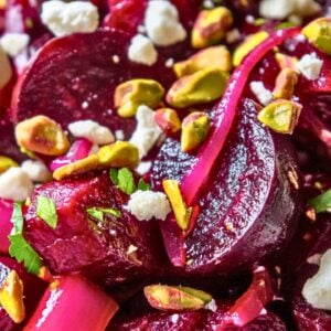 Roasted Beet Salad: A Quick & Healthy Recipe - Roasted Beet Salad with Pistachios midia