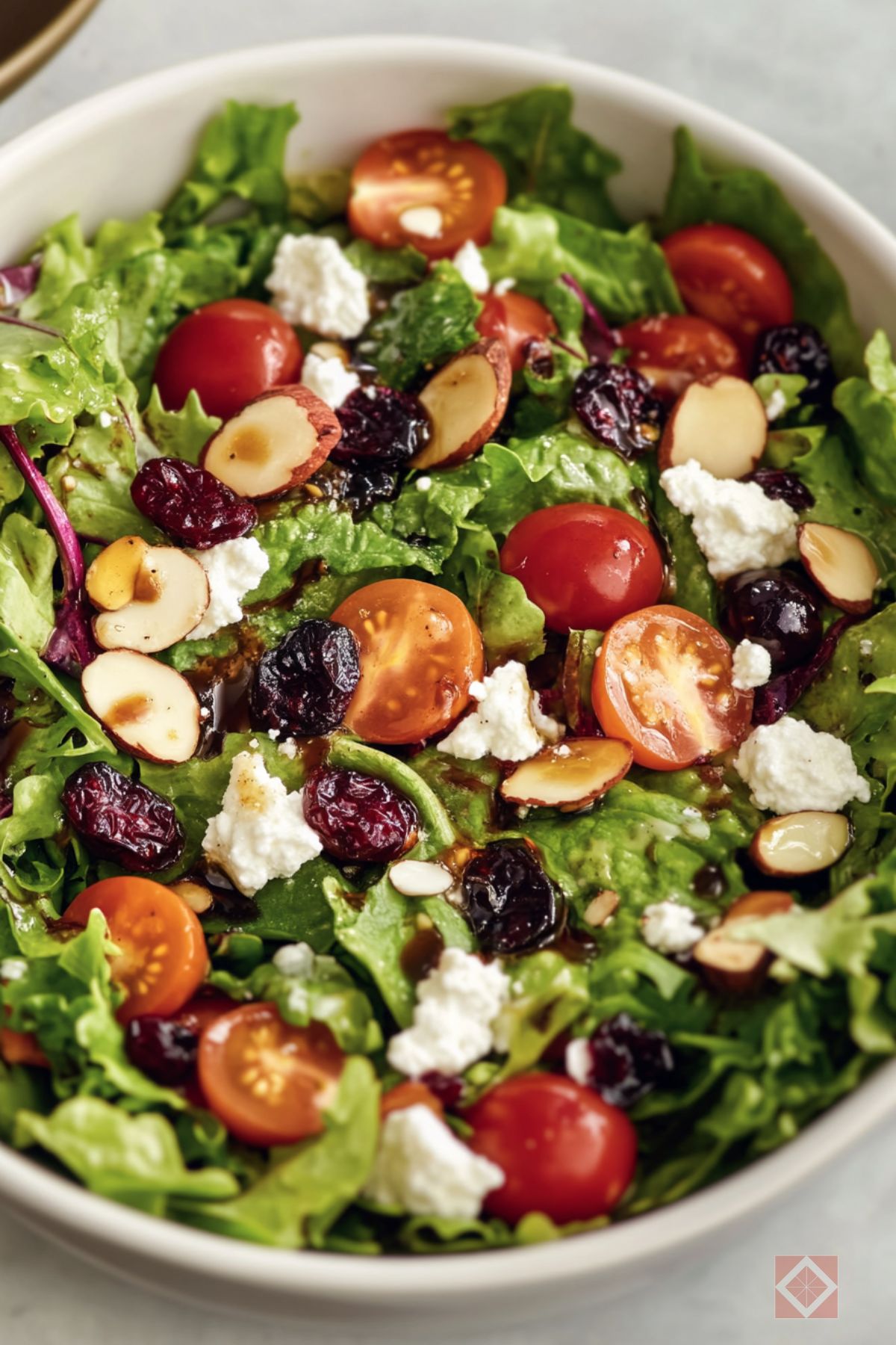 9 Salad Recipes So Good You'll Forget You're Eating Healthy - Spring Greens Salad pin 1 midia