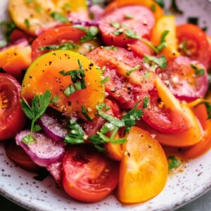 The Best Tomato Salad Recipe for Dinner - Tomato Salad midia