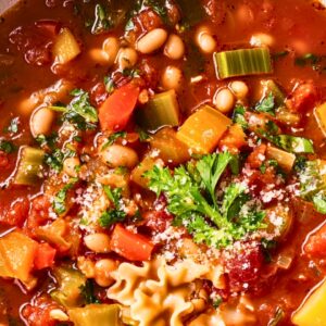 Fight Inflammation with This Flavorful Vegan Soup Recipe - Vegan Minestrone with Herb Oil midia