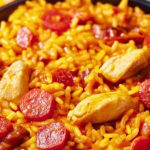 Saffron-Infused Arroz Con Pollo in One Pot - Arroz Con Pollo midia