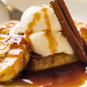 Easy Bananas Foster One-Pot Recipe for a Quick Gourmet Dessert - Bananas Foster midia 1