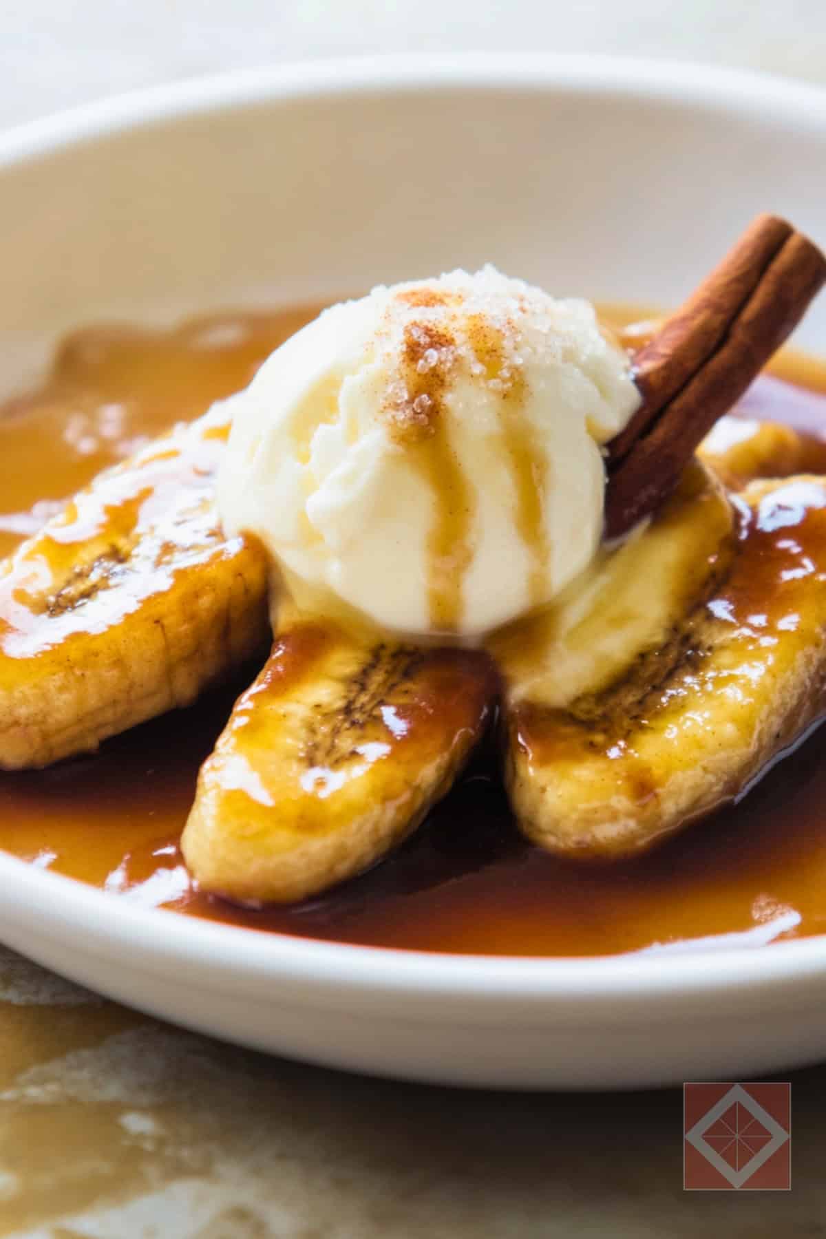 Easy Bananas Foster One-Pot Recipe for a Quick Gourmet Dessert - Bananas Foster pin 2 midia 1