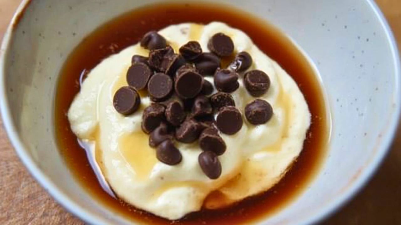 DASH Diet Chocolate Ricotta with Honey & Espresso - Honey Ricotta with Espresso and Chocolate Chips midia