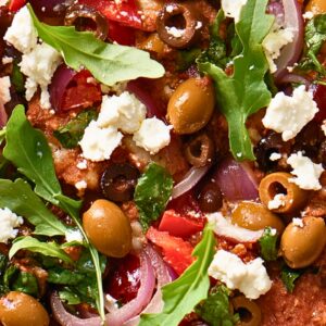 Feta & Olive Pita Pizza That's DASH Diet Approved - Pita Pizza with Olives Feta and Red Onion midia