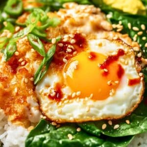 Flavor-Packed 15 Min Sesame Chile Rice Bowls with Fried Eggs - Sesame Chile Fried Egg Rice Bowls midia