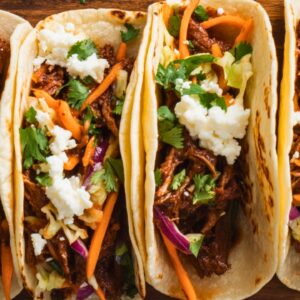 Simple Shredded Beef Tacos with Cabbage-Carrot Slaw - Simple Shredded Beef Tacos with Cabbage Carrot Slaw One Pot midia
