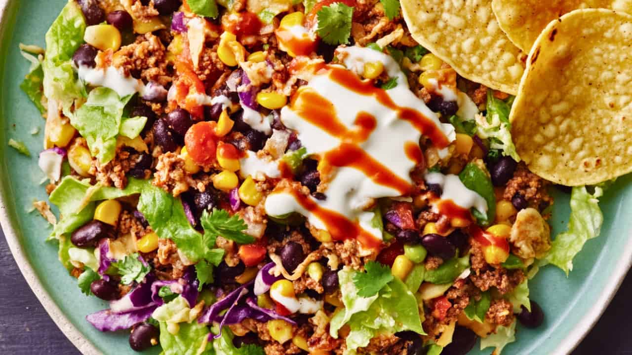 How to Make the Perfect Turkey Taco Salad at Home - Turkey Taco Salad midia