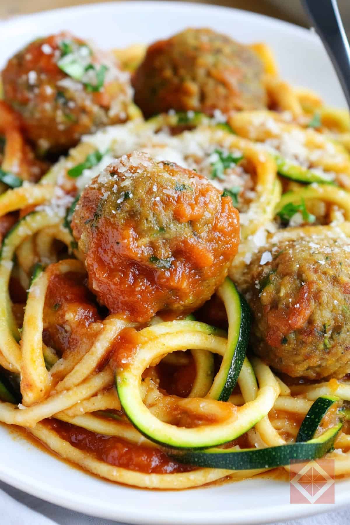 Zoodles & Meatballs: A Tasty, Guilt-Free Keto Pasta Swap - Zoodles Meatballs pin 1 midia