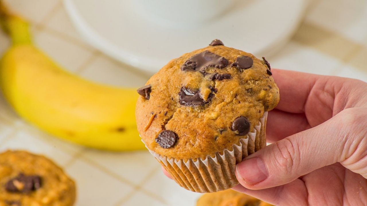 Easy Peanut Butter and Banana Muffin Recipe - peanut butter bannana muffin Recipe 2