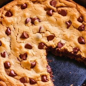 Chocolate Chip Skillet Cookie Recipe for Easy Baking - Chocolate Chip Skillet Cookie midia