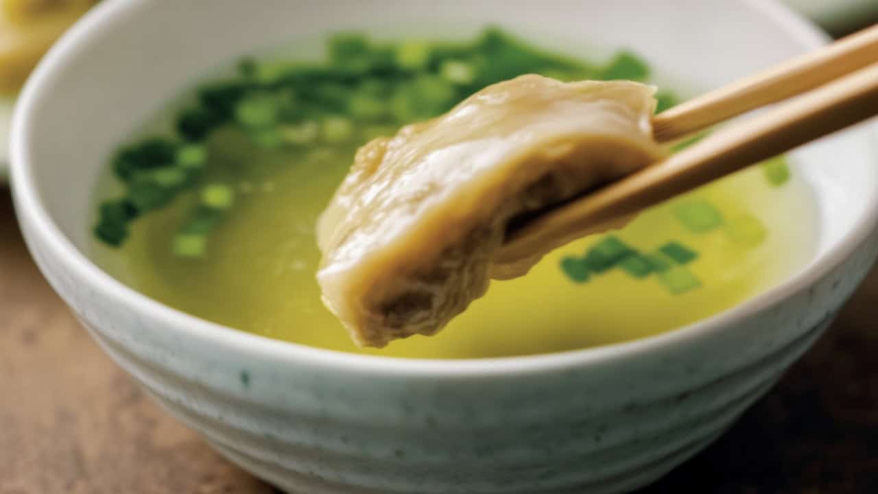 Raw Ginger-Scallion Oil: Bold Flavor in Seconds - Raw Ginger Scallion Oil midia