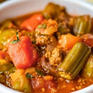 Slow-Cooked Soul Food Okra & Tomatoes with Spice - Slow Cooked Soul Food Okra Tomatoes with Spice midia