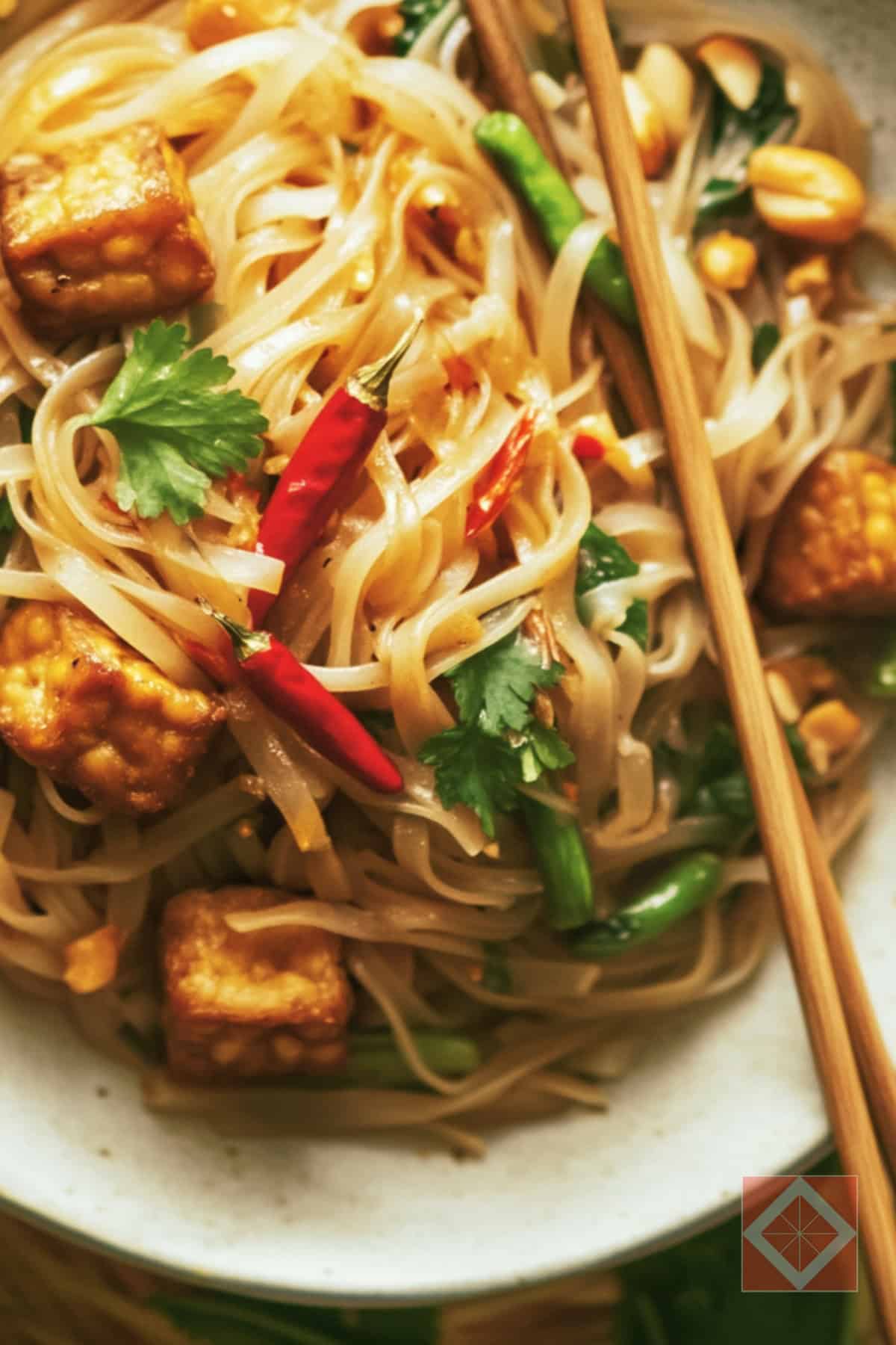Protein-Packed Vegan Tempeh Pad Thai Recipe - Vegan Tempeh Pad Thai Recipe pin 2 midia