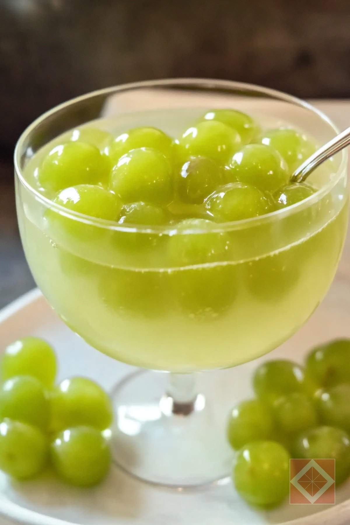 TikTok’s Boozy Grape Recipe You Need This Weekend - Boozy Grape pin 3 midia