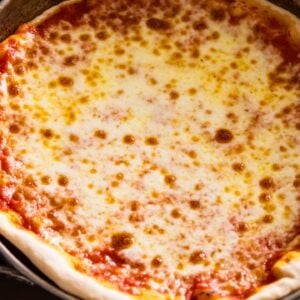 Best Cheese Pizza to Try If You Cook for Two - Easy Skillet Cheese Pizza midia