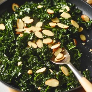 Quick Kale Recipe for Healthy Dinners Made Easy - Garlicky Sauteed Kale with Almonds midia