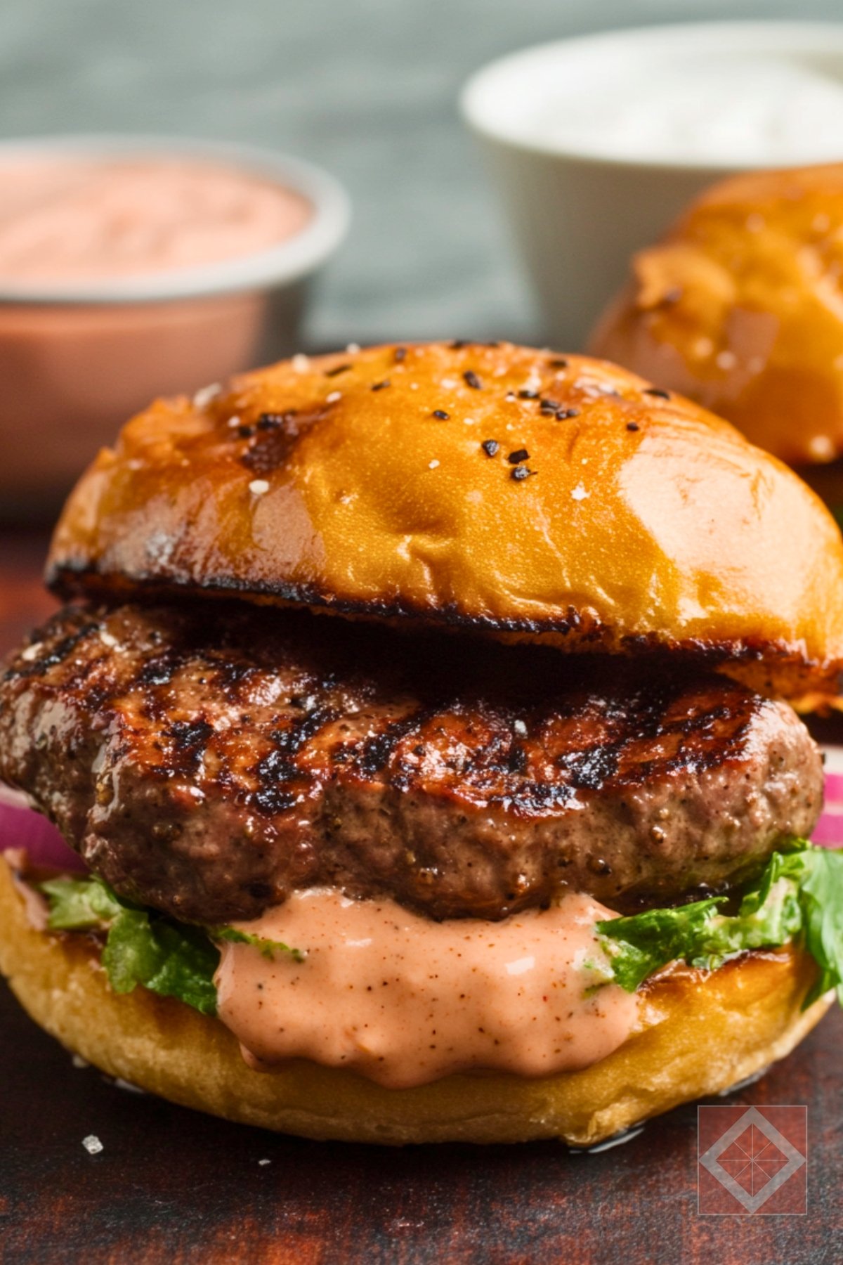 14 Dinner Recipes for Two: Burgers, Tacos, Sandwiches, and Pizza - Juicy Pub Style Burgers pin 1 midia