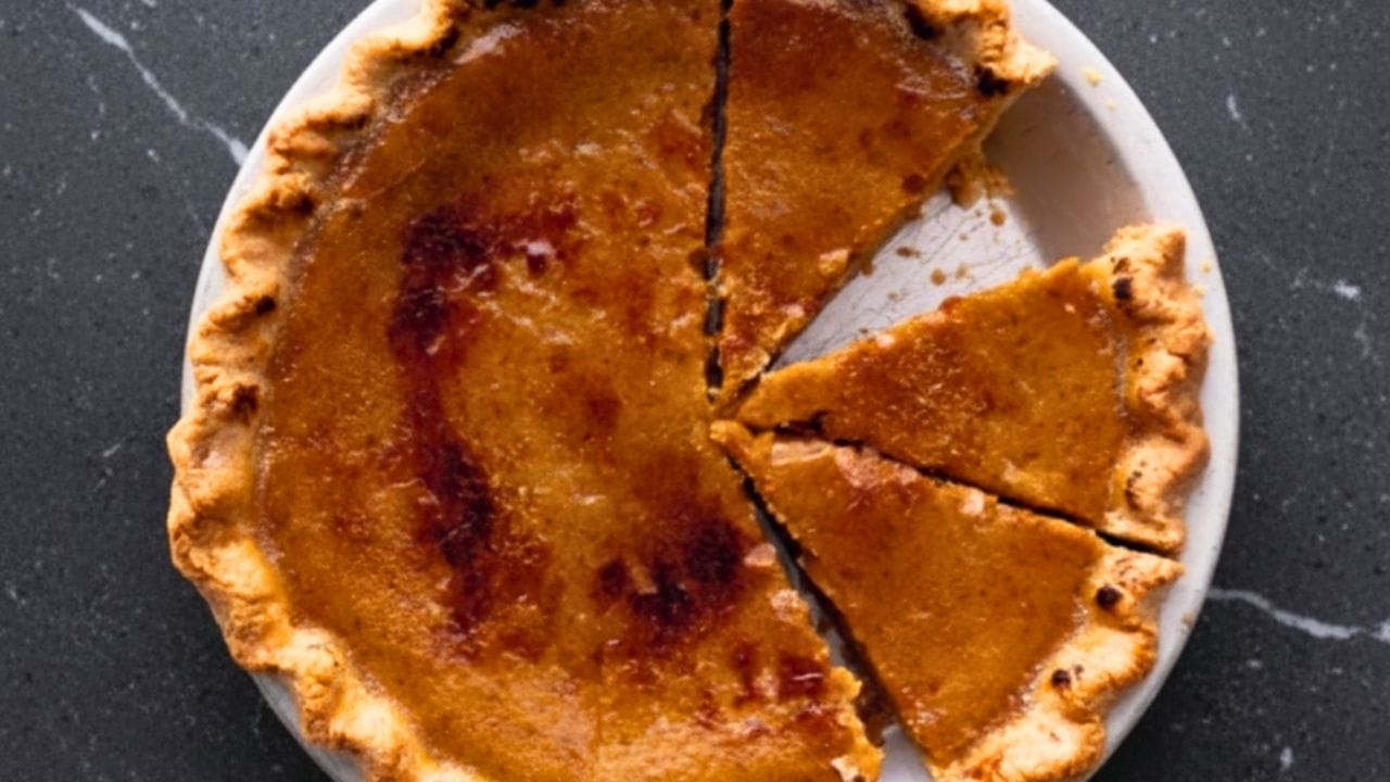 Brûléed Pumpkin Pie Is the Fancy-Feeling Twist Your Fall Table Needs - Bruleed Pumpkin Pie 2