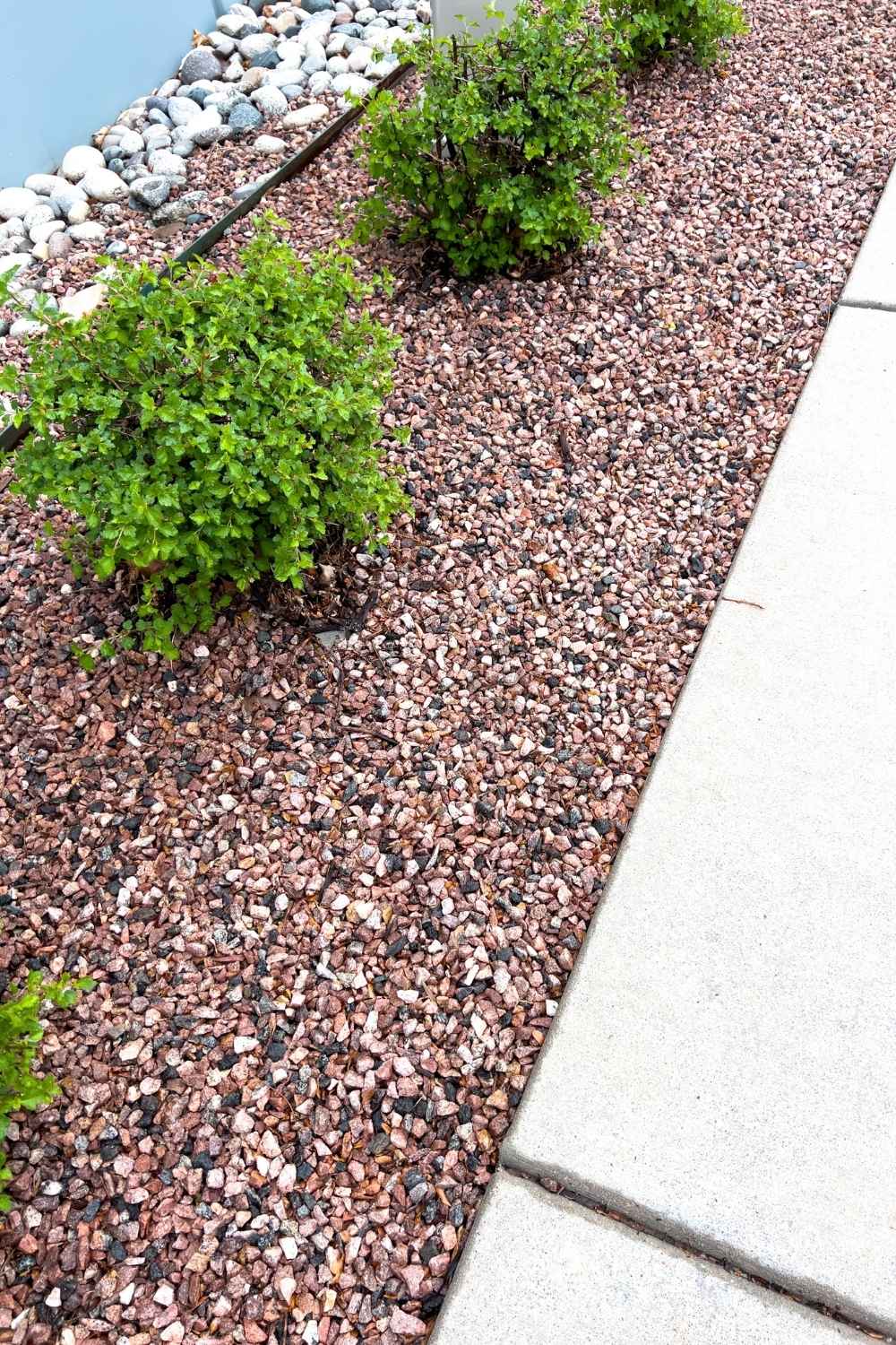 17 River Rock Landscaping Ideas That Turn Simple Yards Into Showpieces - river rock idea ss2679739777 dnoh