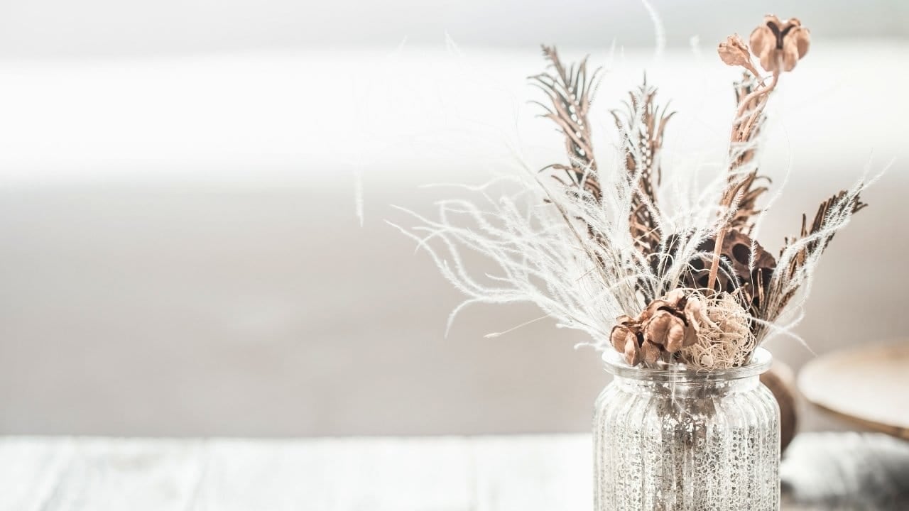how to dry flowers the right way: save your bouquet, your garden, your memories - Dried flowers ss1536674522 dnoh